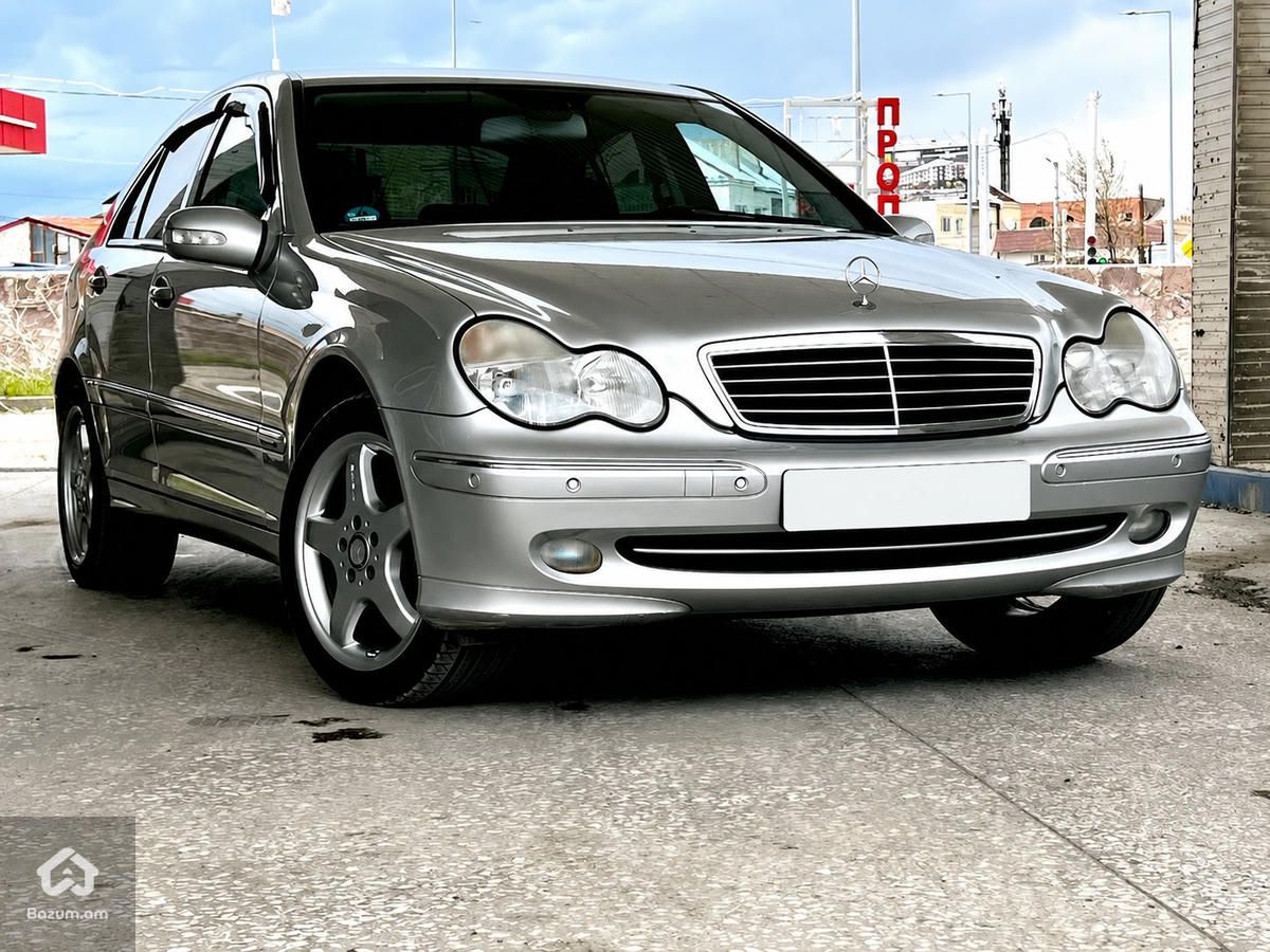 Mercedez Benz W203 - image 1