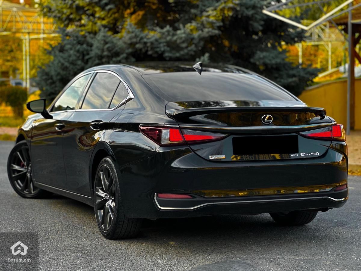 Lexus ES F-Sport - image 5