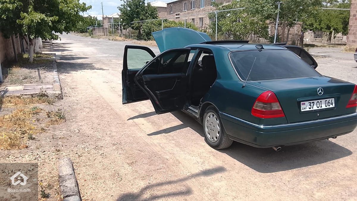 Mersedes Benz - image 6
