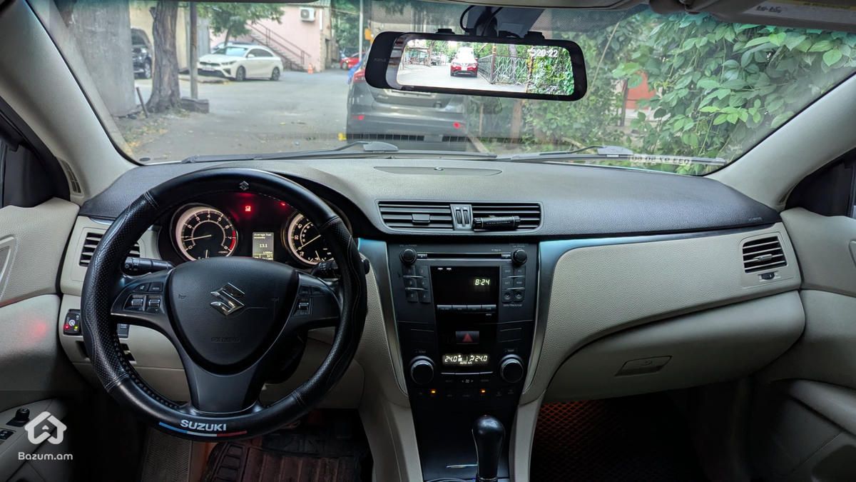 Suzuki Kizashi 2010 - image 8