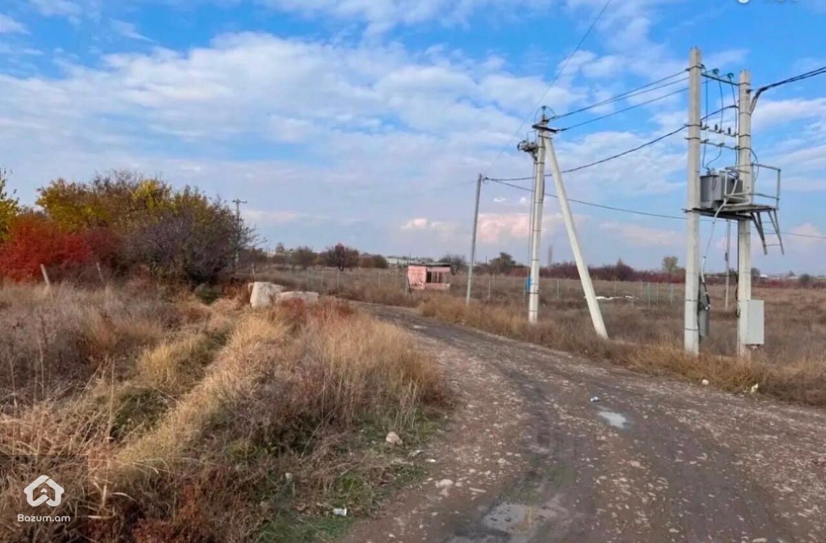 Հողատարածք Երևանում - image 3