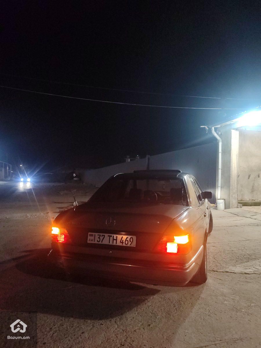 Mercedes-Benz 230 1992 - image 12