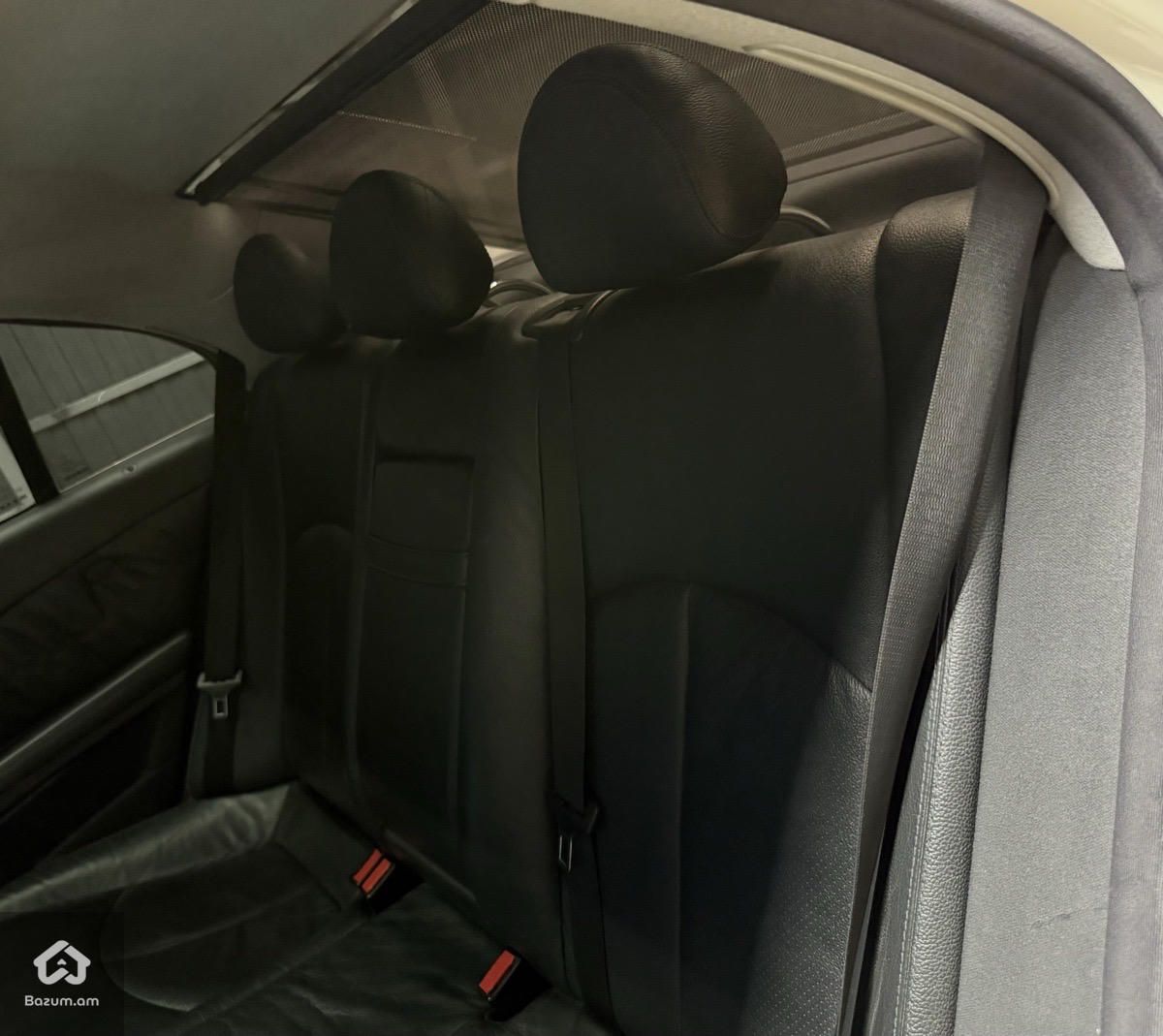 Mercedes-Benz 320 2002 - image 29