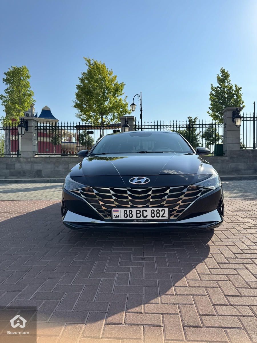 Hyundai Elantra - image 6