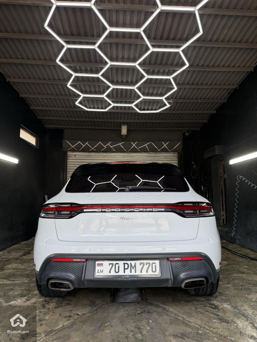 PORSCHE MACAN - image 3