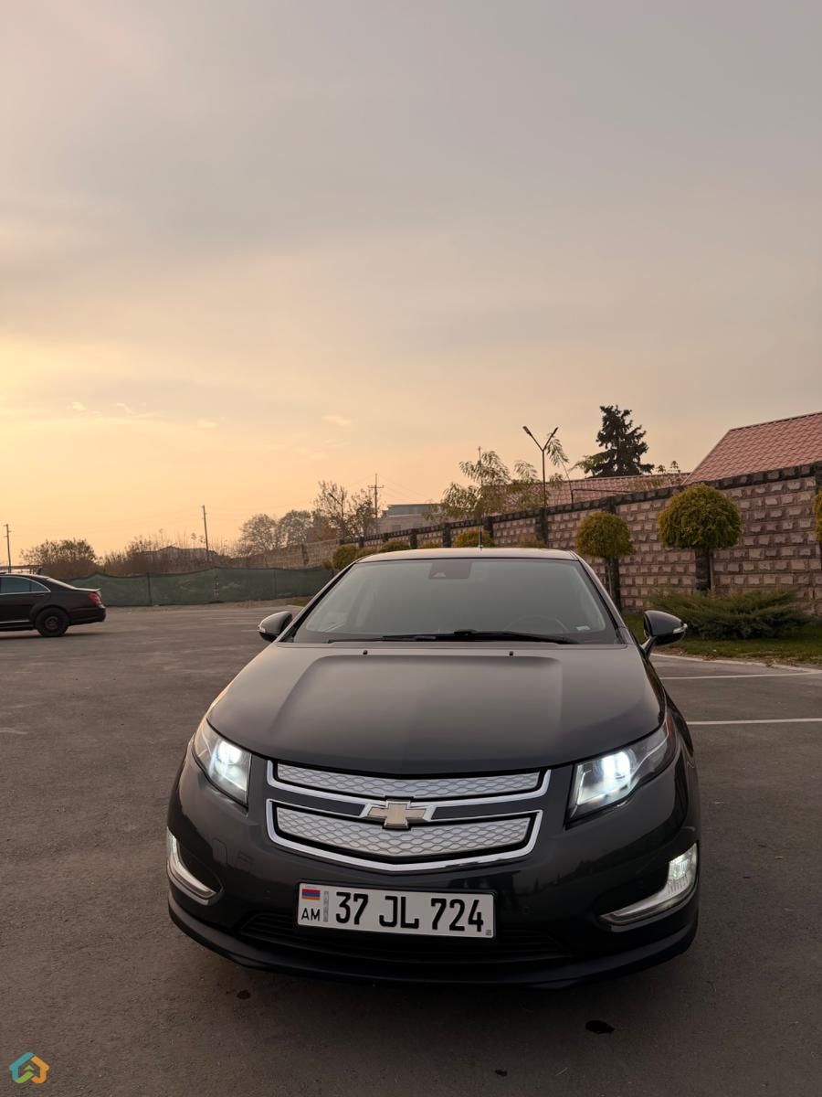 Chevrolet Volt 2014  - image 1