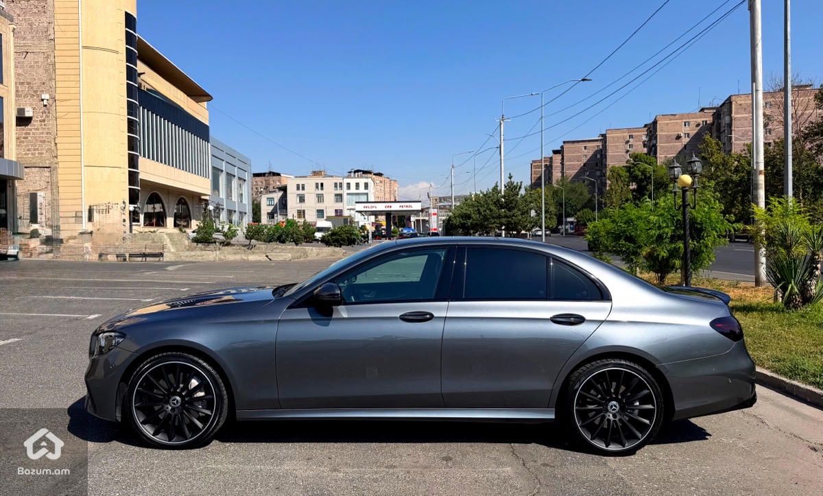 Mercedes Benz E350 AMG Line W213 - image 2