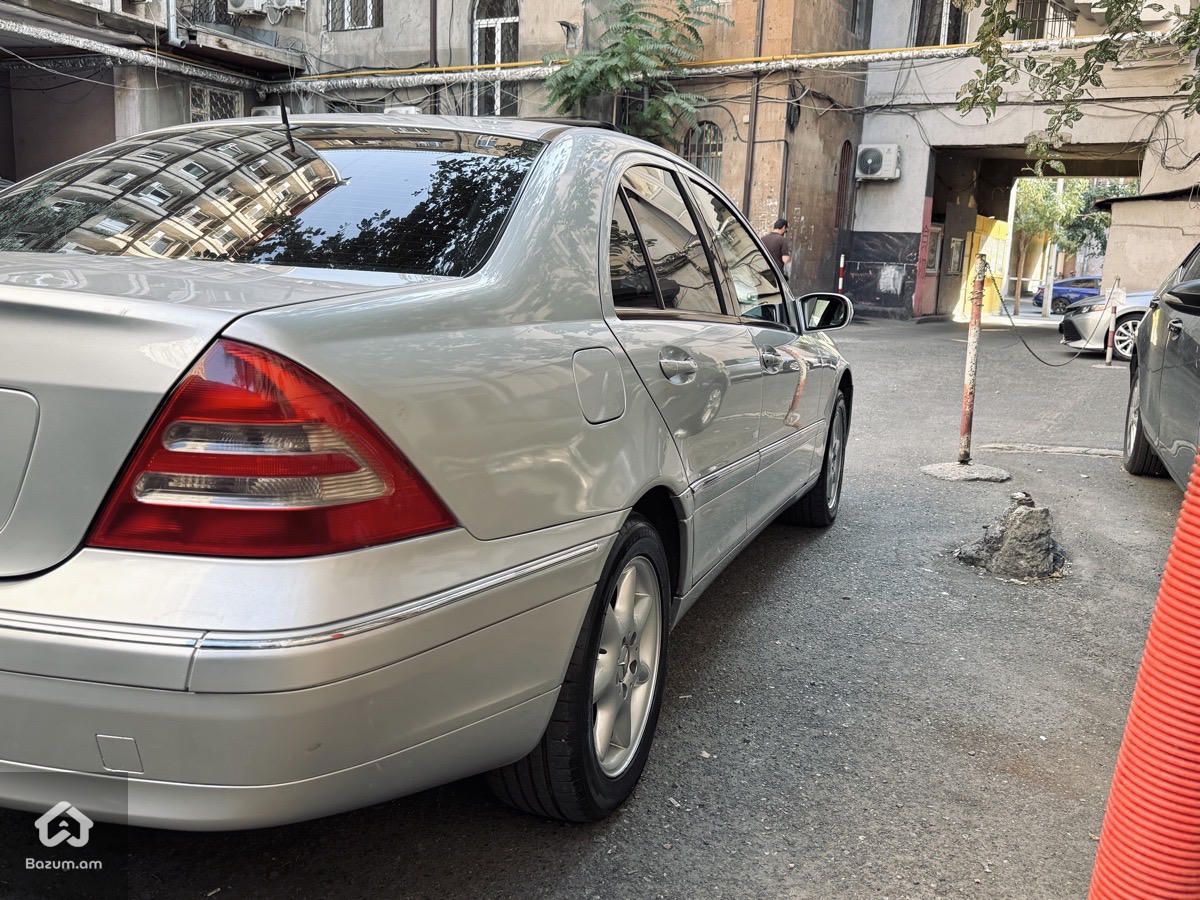 Mercedes-Benz C 240 2001 - image 4