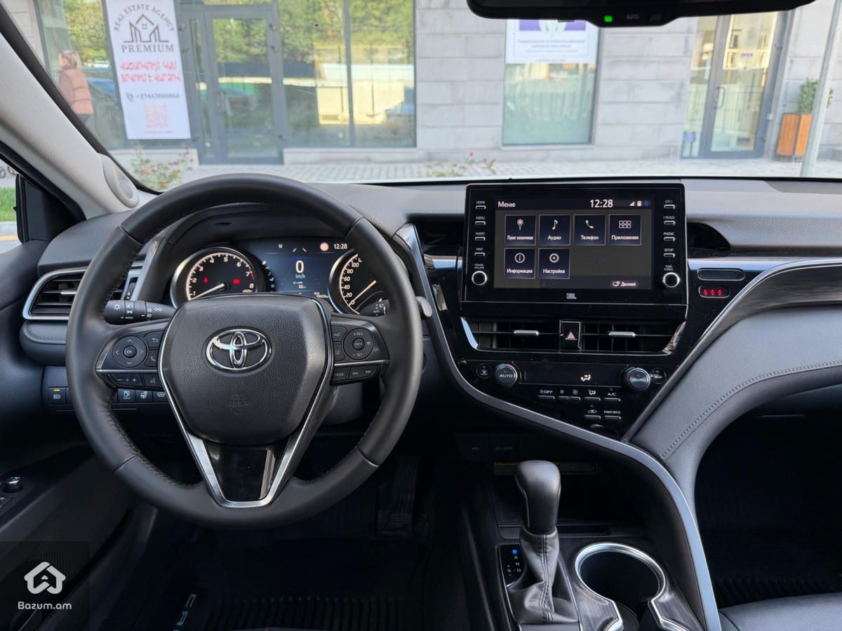 Toyota Camry 2021 - image 5