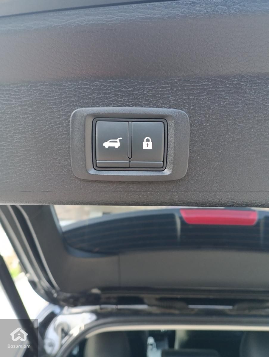 Mitsubishi Outlander SE - image 14