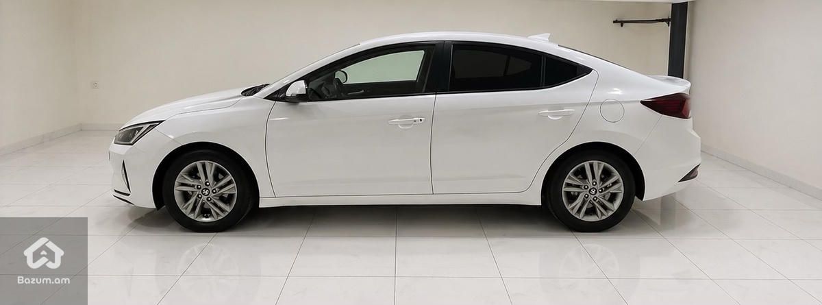 Hyundai Elantra Value Edition - image 4