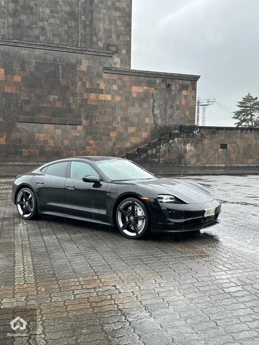 Porsche Taycan 4s - image 1