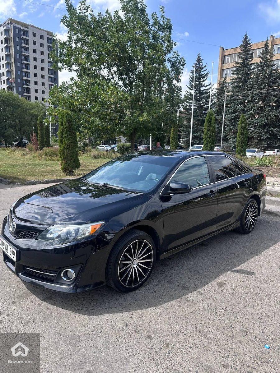 Toyota Camry 2014 - image 1