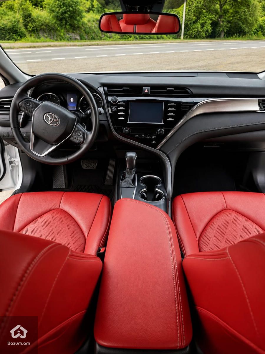 TOYOTA CAMRY V70 SE - image 8