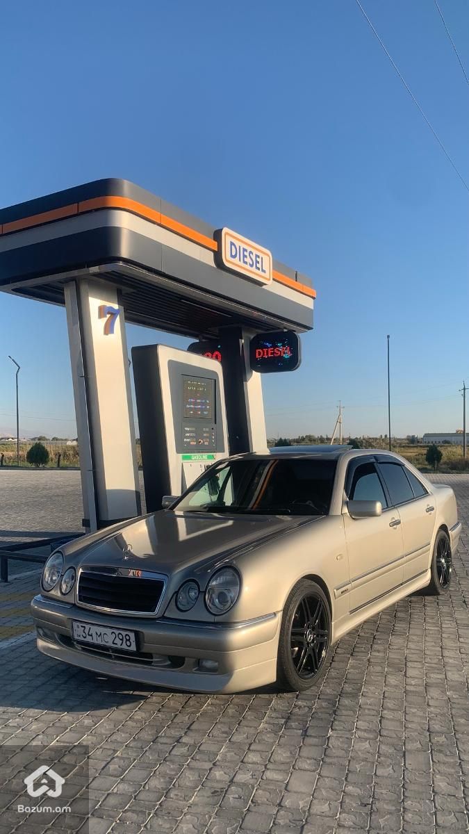 Mersedes Benz - image 2