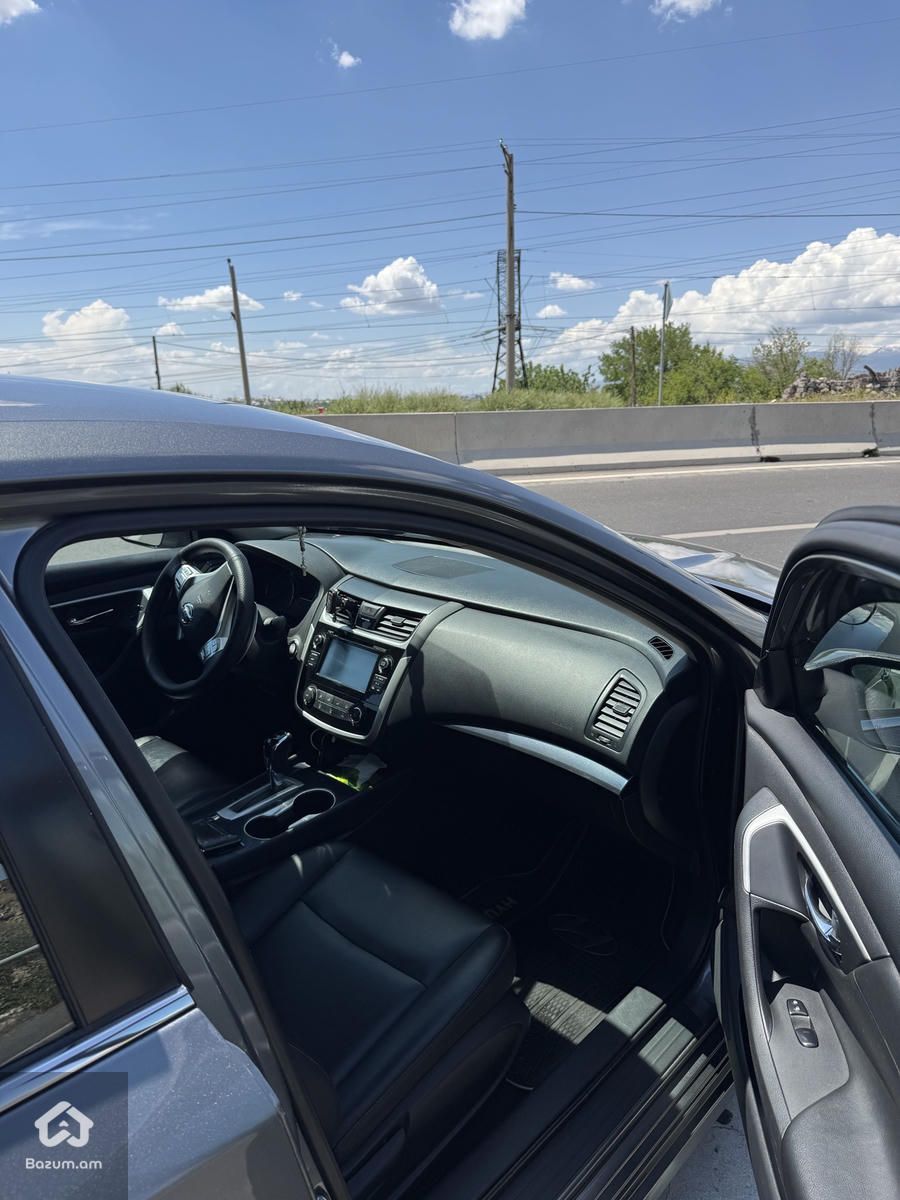 Nissan Altima SR - image 10