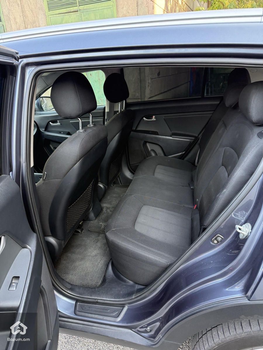 Kia Sportage 2011 - image 9