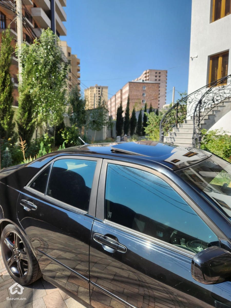Lexus IS 300 2001 - image 9
