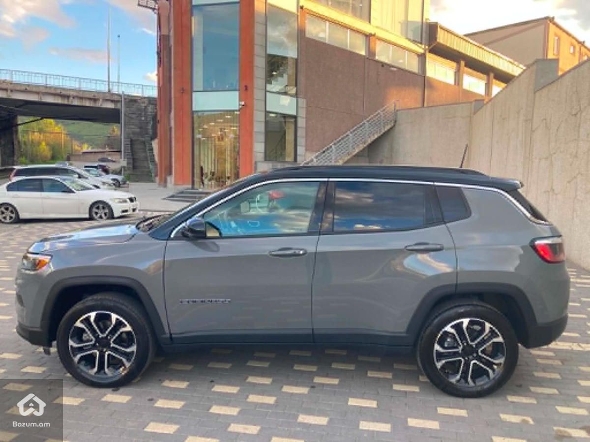 2022 Jeep Compass, Limited 4X4 - image 6