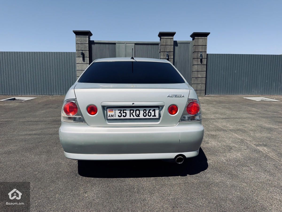 Toyota Altezza 2001 - image 9