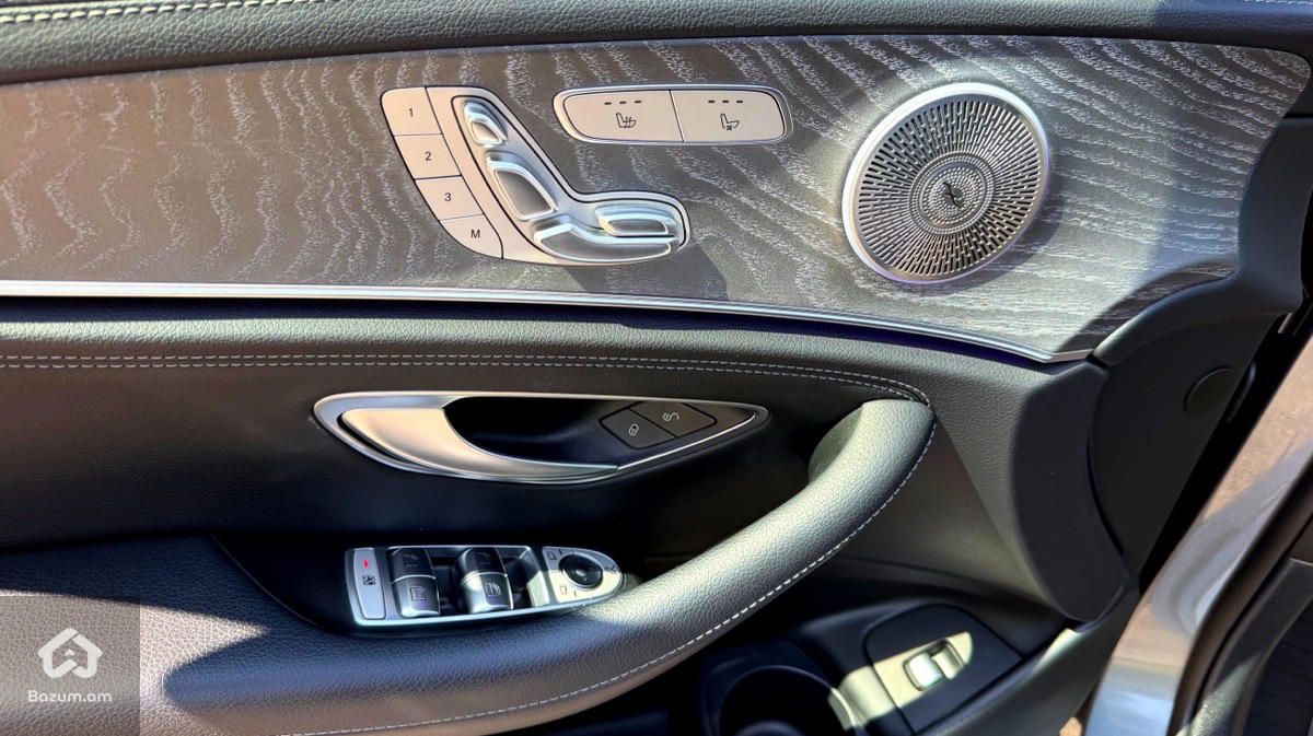 Mercedes Benz E350 AMG Line W213 - image 39