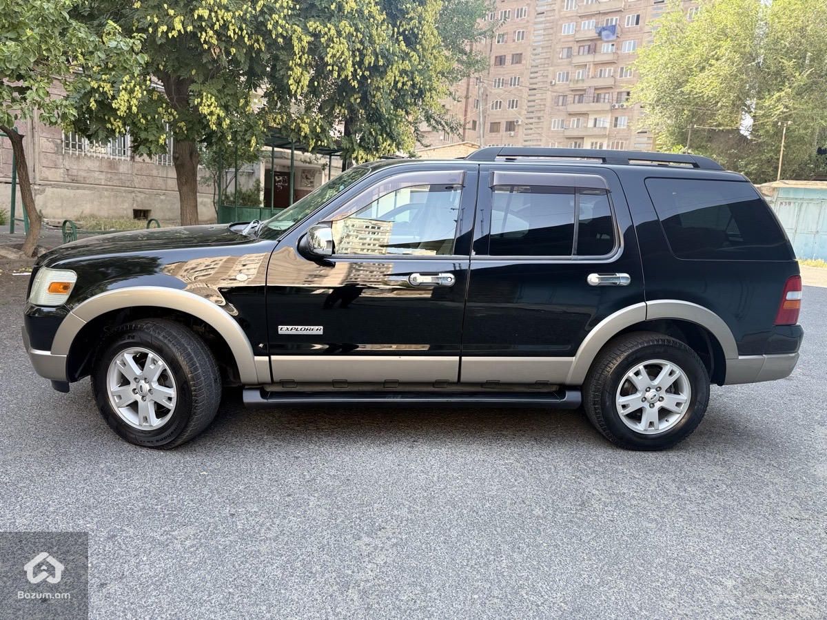 Ford Explorer - image 7
