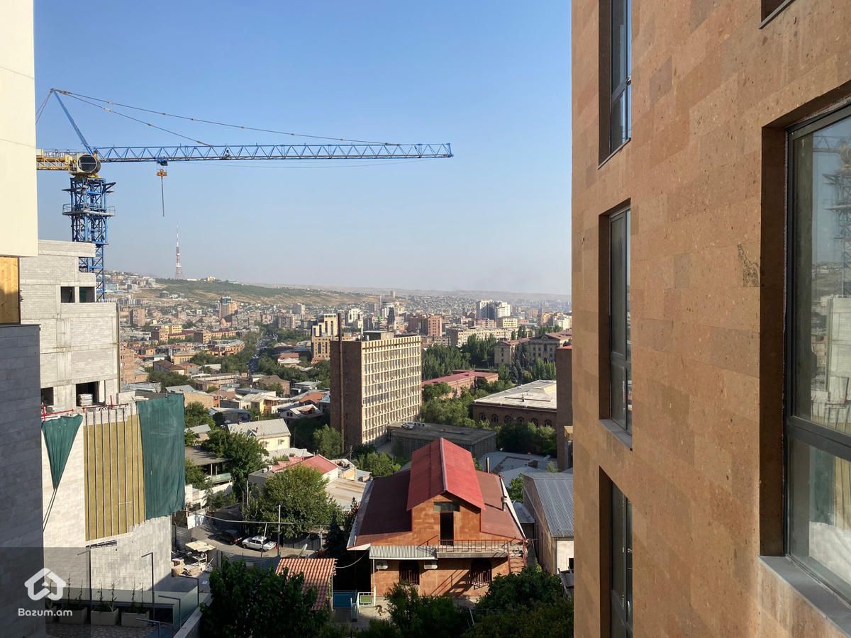 Վաճառվում է 4 սենյականոց ընդարձակ բնակարան Կենտրոնում - image 7