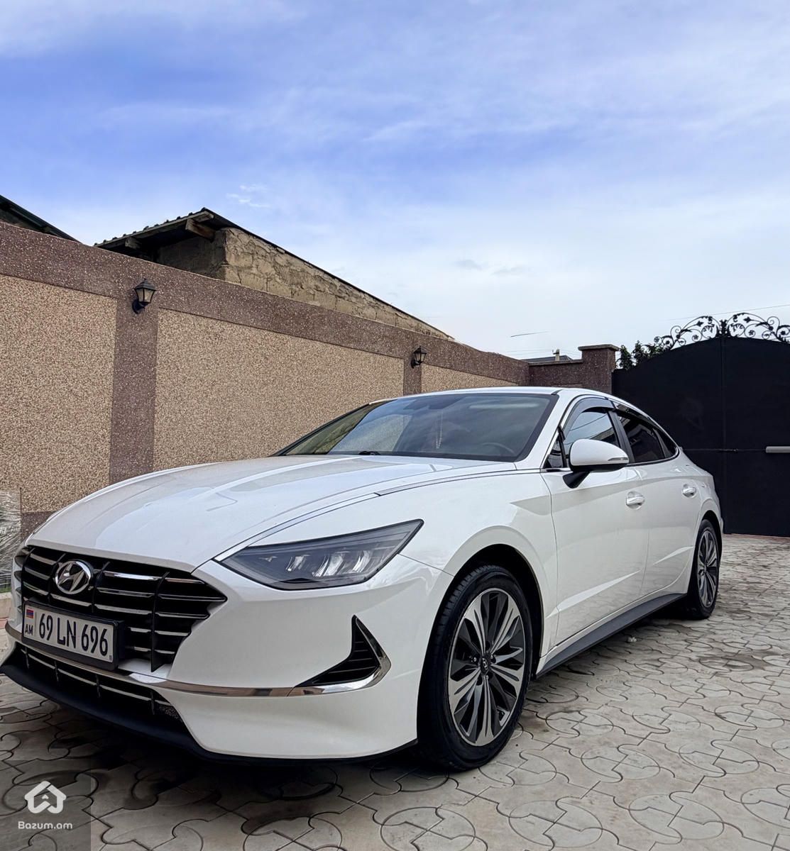 Hyundai - image 1
