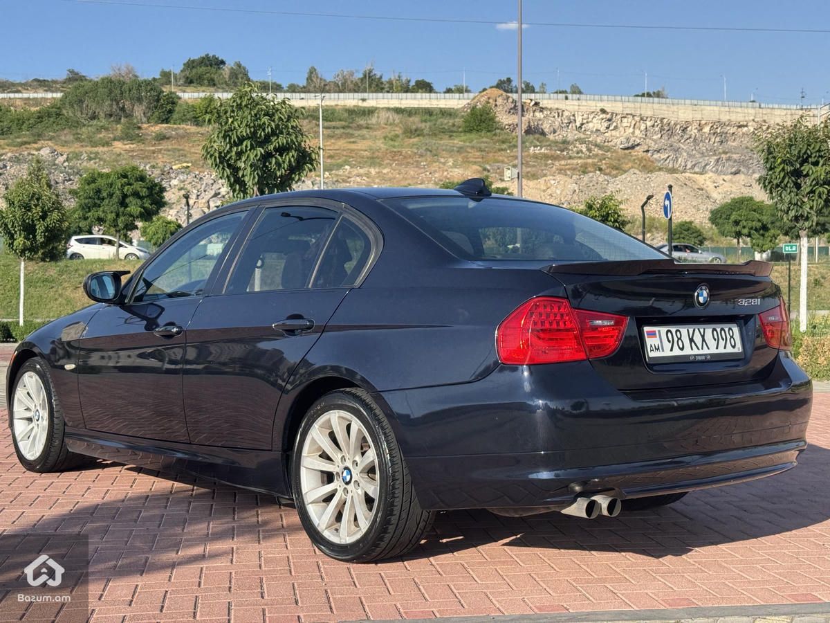 BMW 328i - image 6