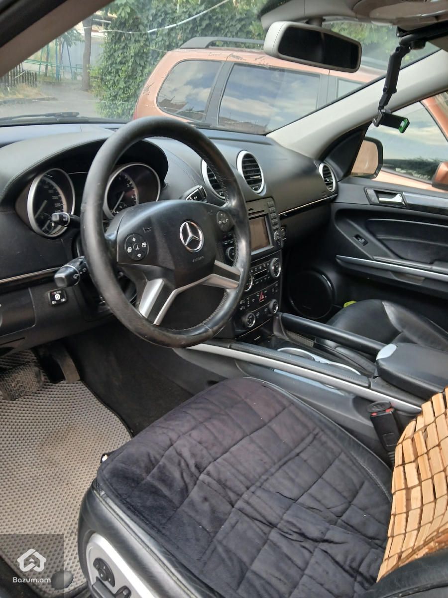 Mercedes GL - image 10