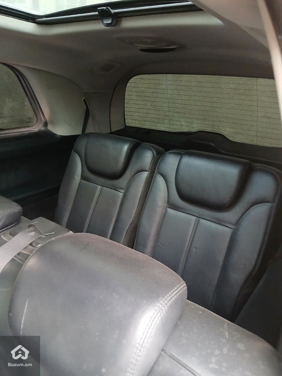 Mercedes GL - image 11