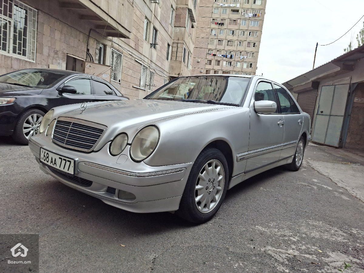 Mercedes-Benz E 320 2000 - image 1