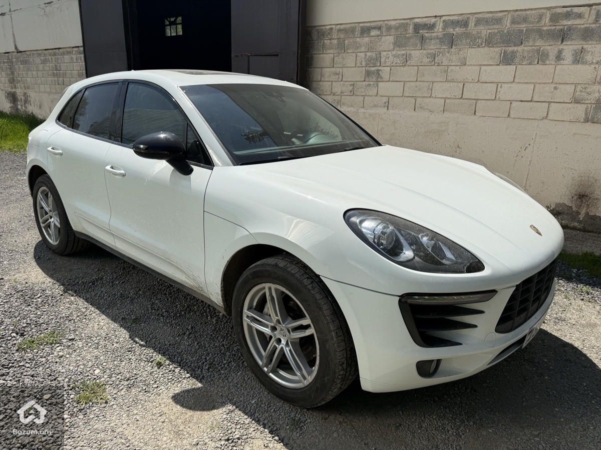 Porsche Macan 3.0 - image 2