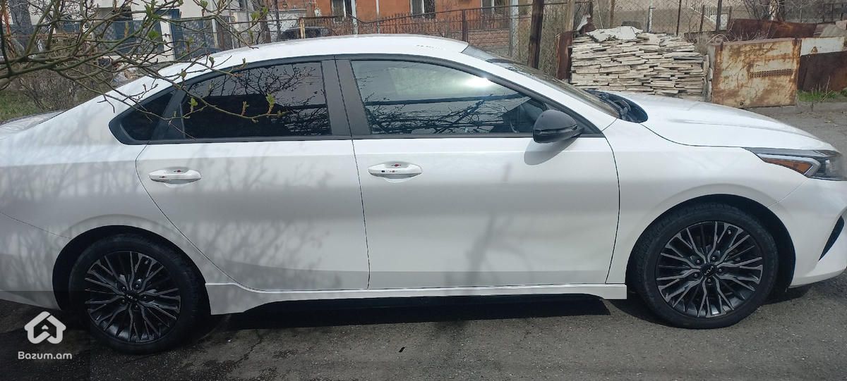 KIA FORTE GT LINE - image 4