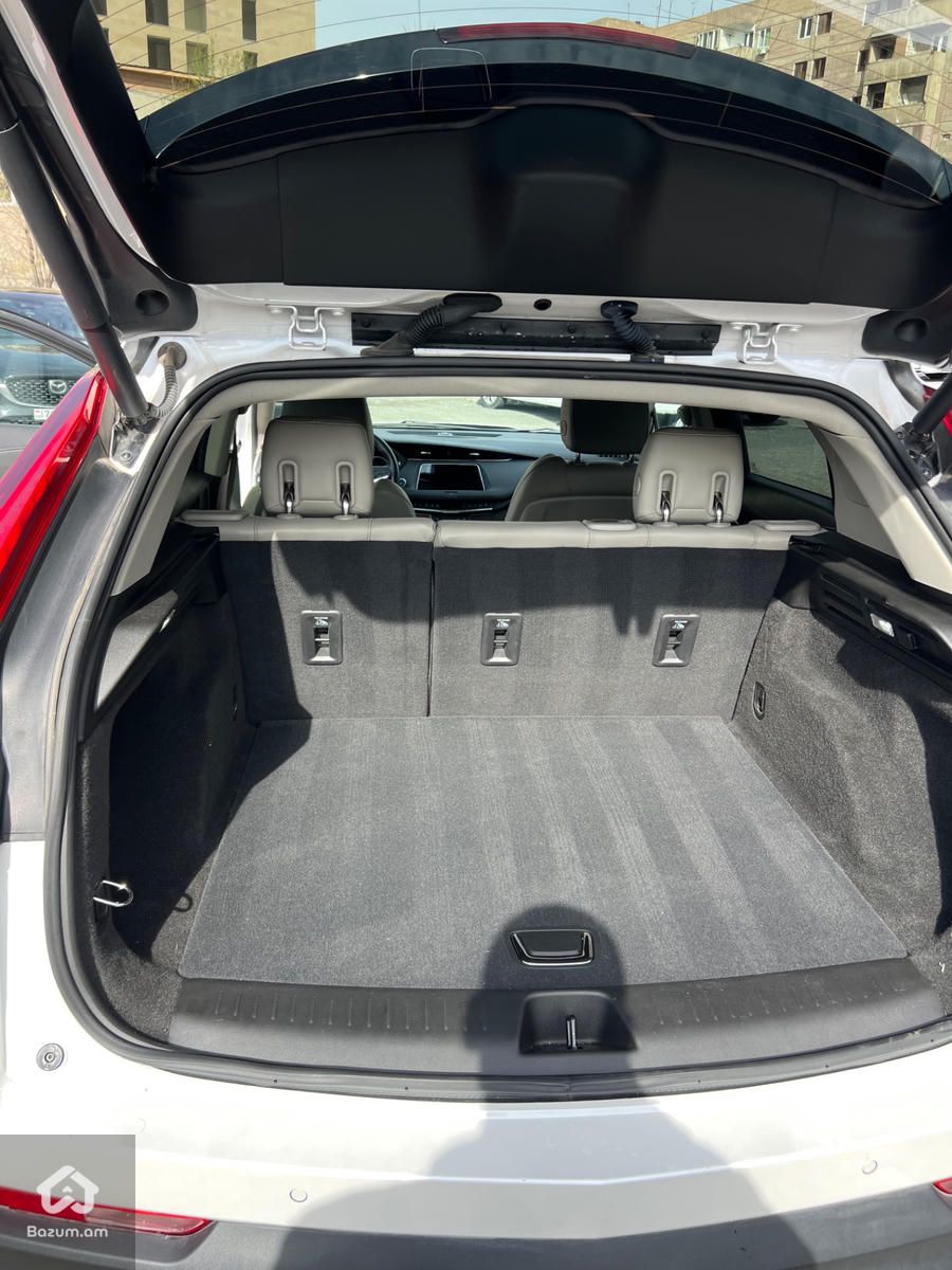 CADILLAC xt4  - image 7