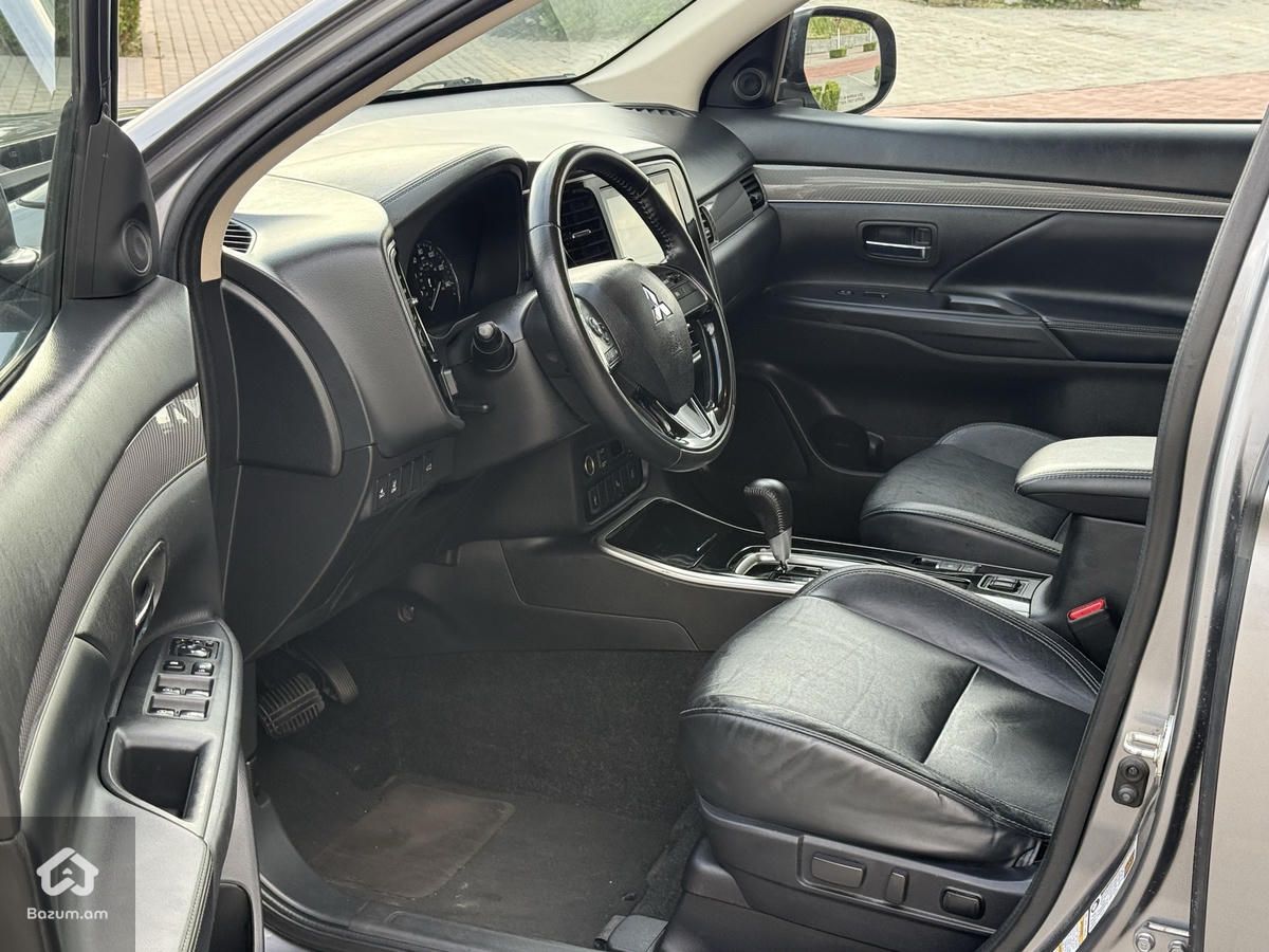 Mitsubishi Outlander Gaz  - image 11