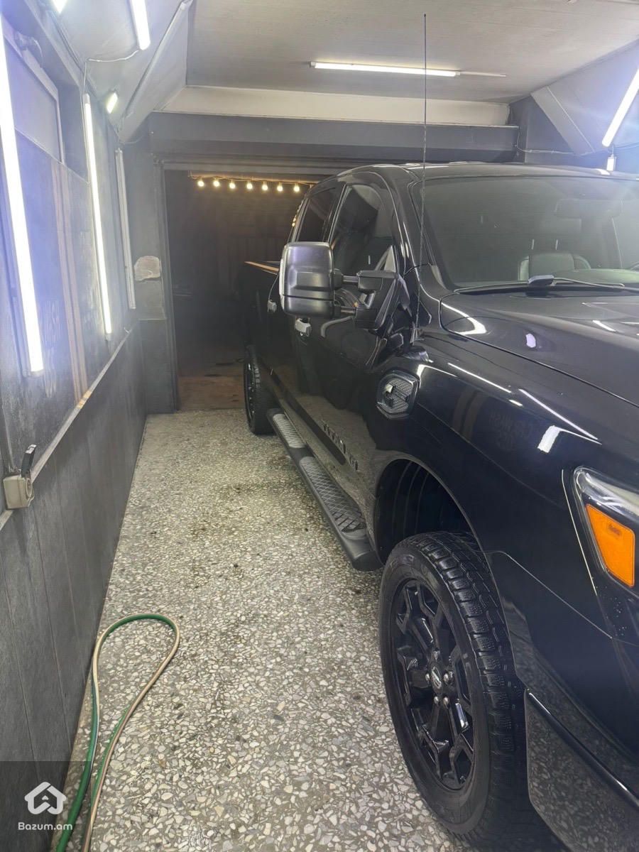 Nissan Titan 2018 - image 2