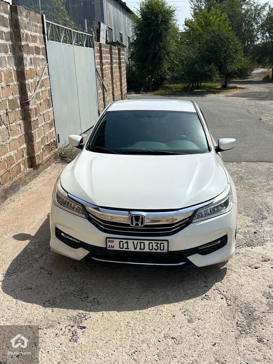 Honda Accord 2016 - image 1