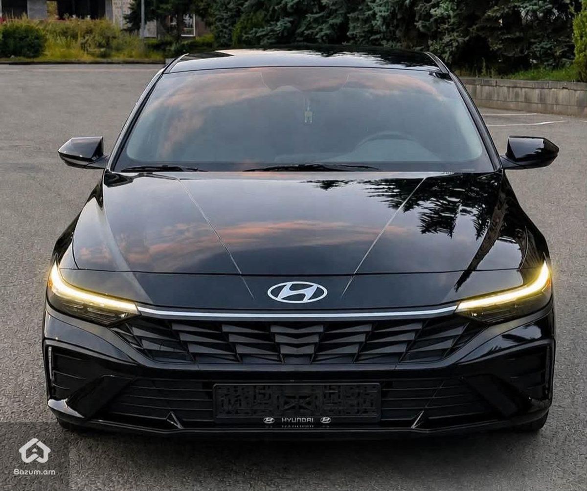 Hyundai Elantra 2025 - image 1