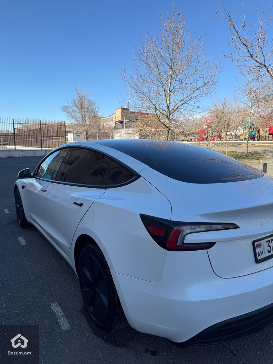 Tesla model 3 - image 2