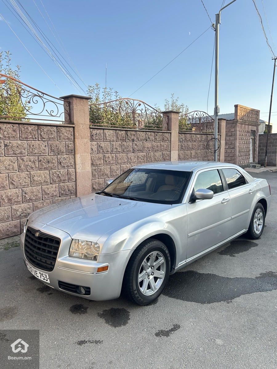 Chrysler 300C 2006 - image 2