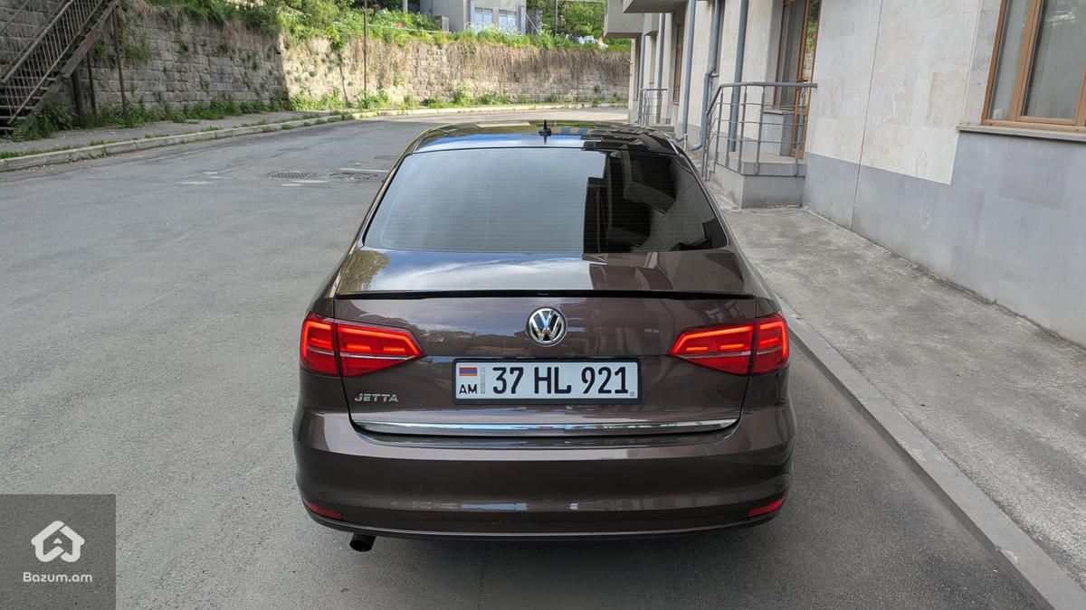 Volkswagen Jetta  - image 6