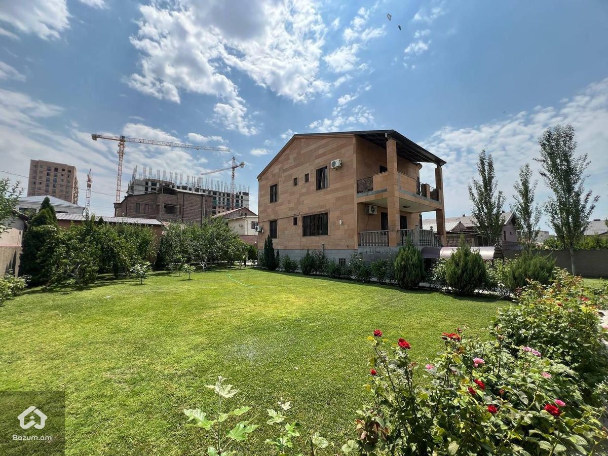 Չորս հարկանի քարե տուն Փիրումյանների փողոցում - image 2