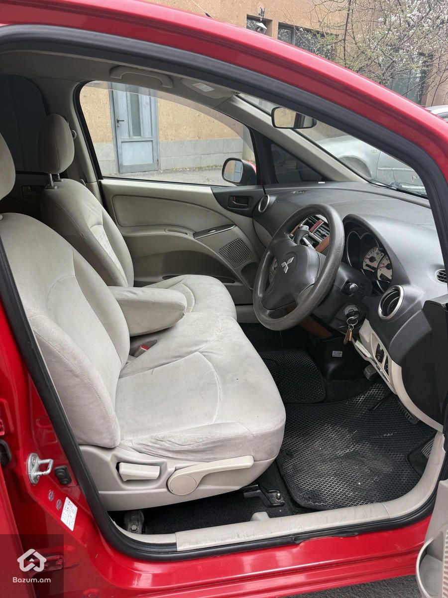 Mitsubishi Colt - image 11