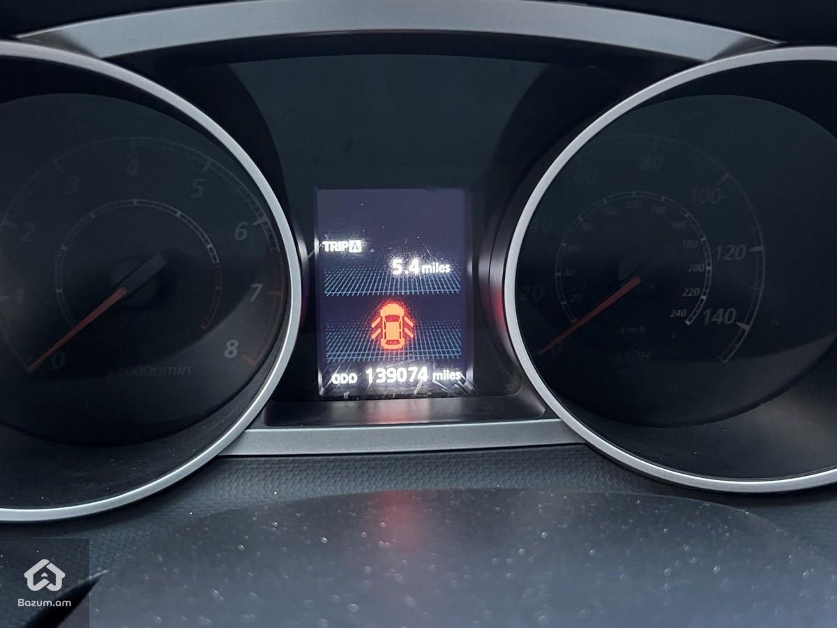 Mitsubishi Outlander 2012 - image 12