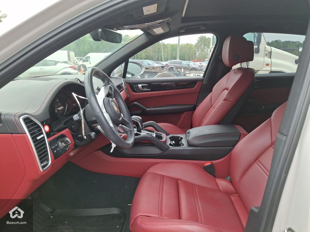 Porsche Cayenne 2023 - image 12