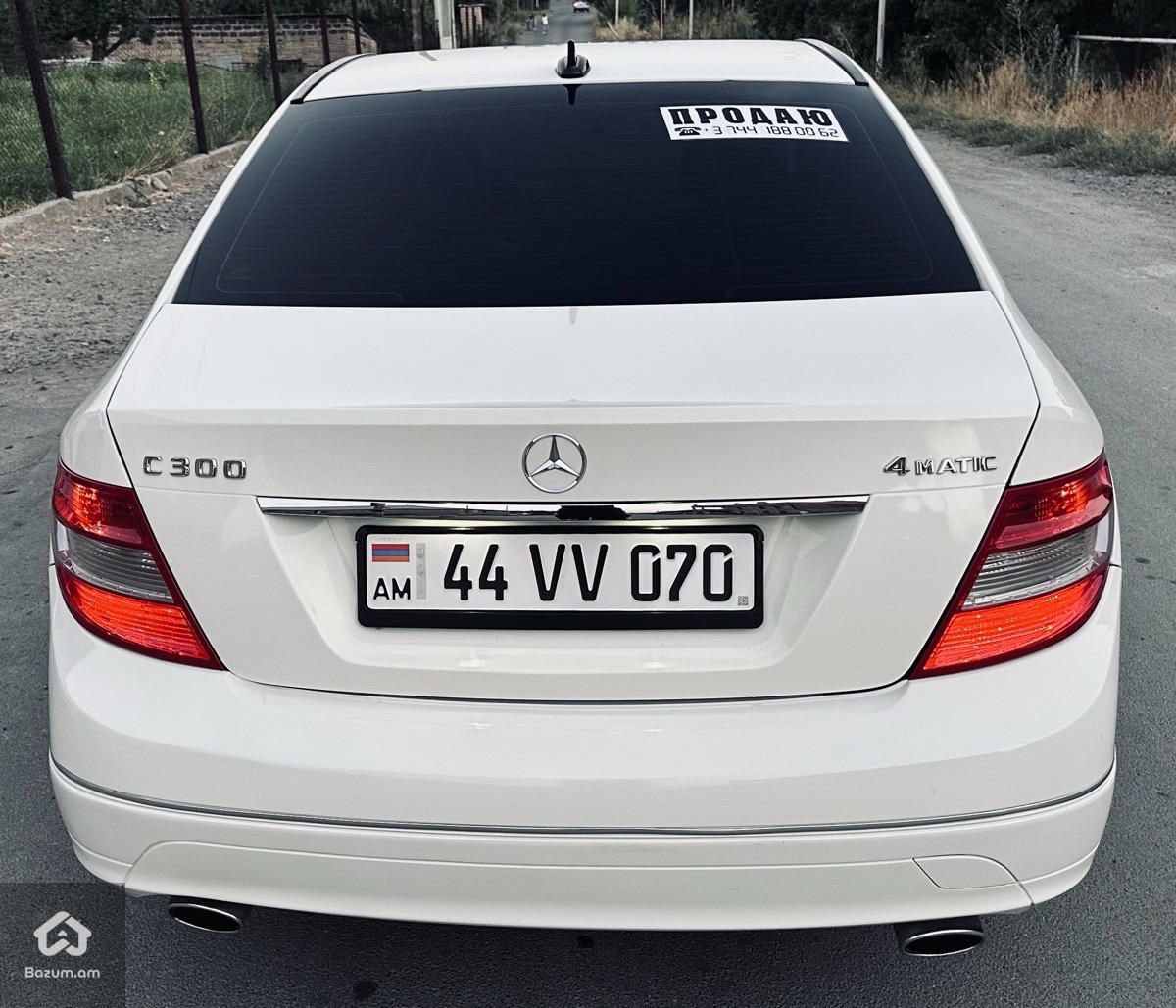 Mercedes-Benz W204 C300 - image 6