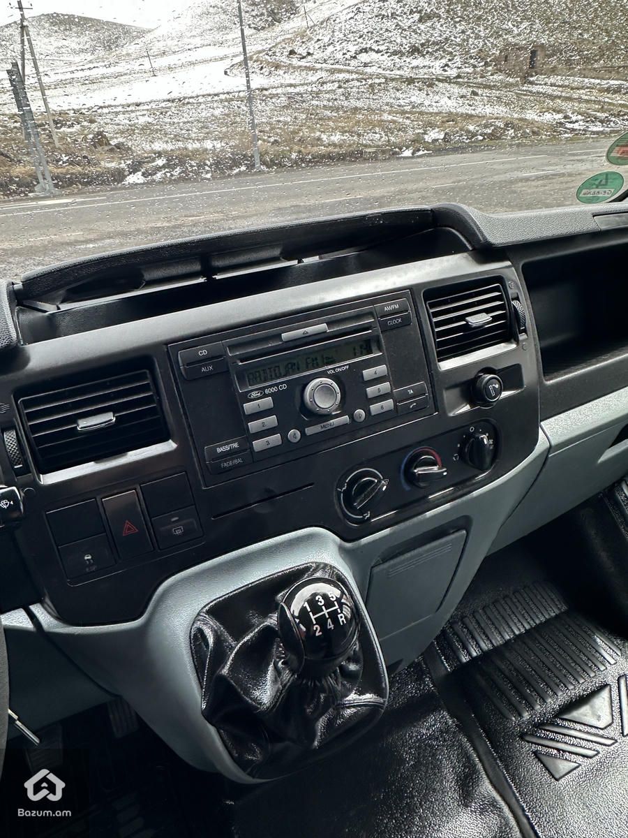 FORD TRANSIT - image 26