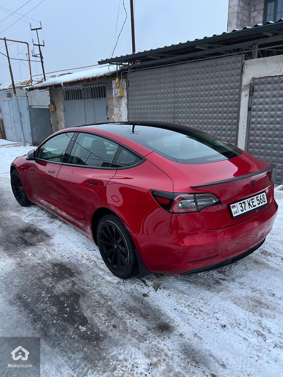 Tesla Model 3 - image 4
