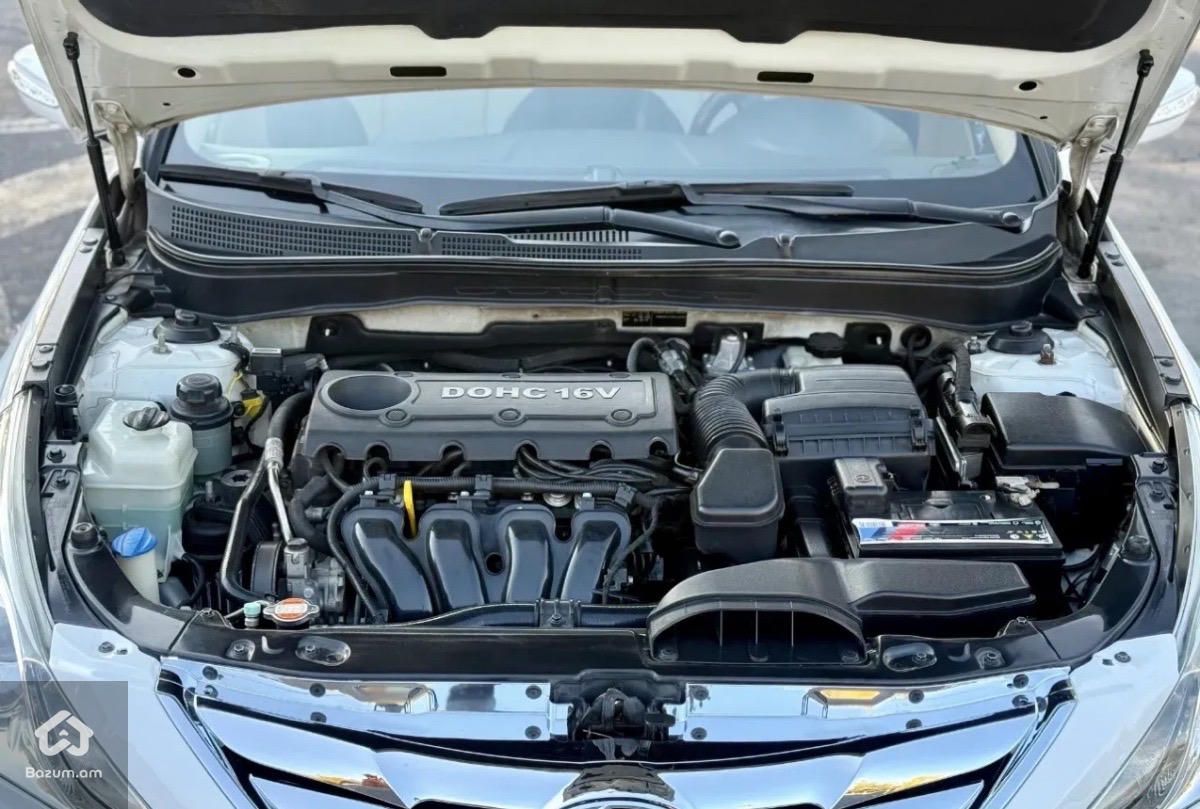 Hyundai Sonata 2010 - image 13